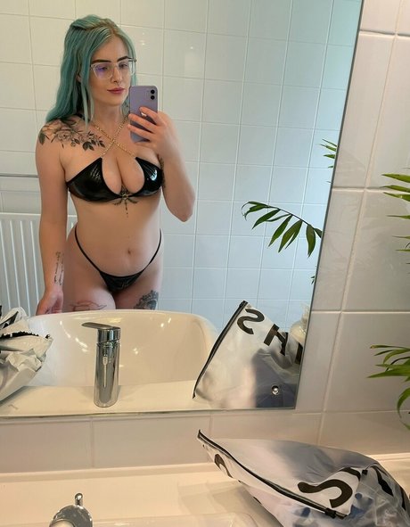 18 free onlyfans sexy nude picture