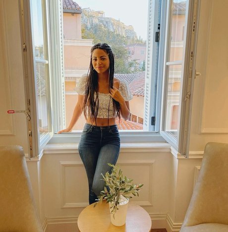 Camille Hyde star pornographic picture