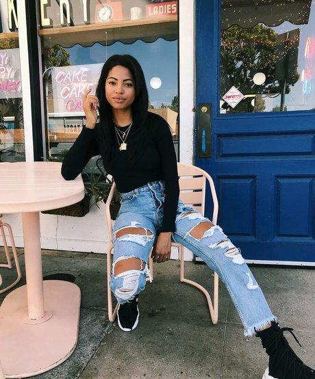 Camille Hyde pretty pornstar image