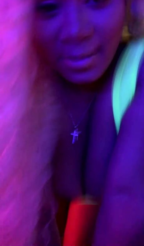 Ashley Zee star pornographic pics