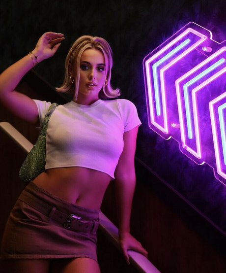 Millie Grace Court nudes model images