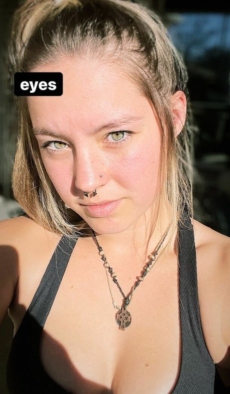 Peyton Coffee erotic star galleries