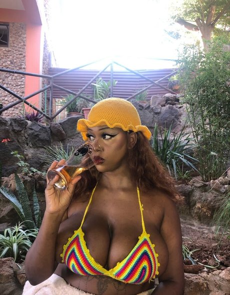 Bigtitti3barbie erotic pornstar img