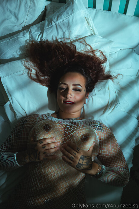 r4punzeelsg best model picture