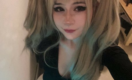 omviiix model pretty picture