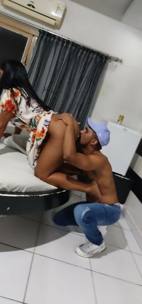 KsalGynMenage model pornographic pic