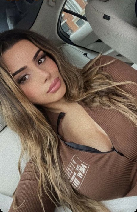 Celina Sharma nice actress pictures