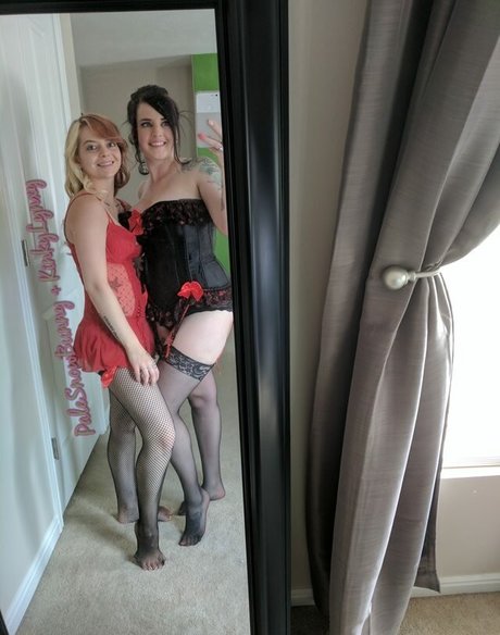 Palesnowbunny sexy actress photos