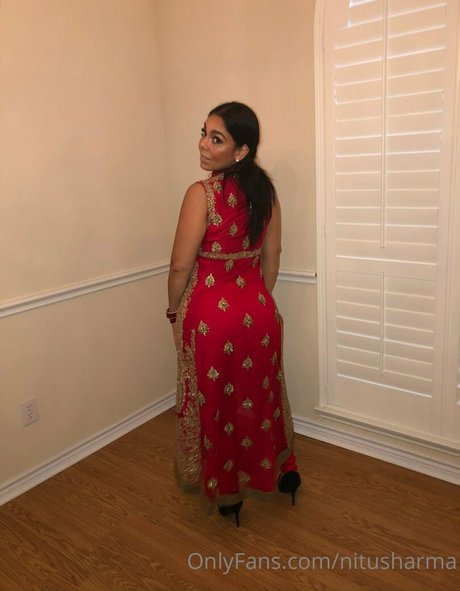 swinger milf onlyfans sexy nude pic