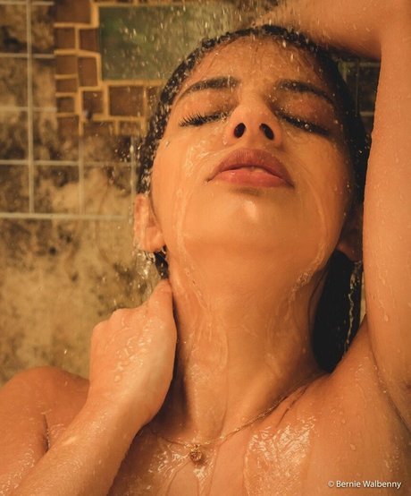 Paulinhawalz model perfect picture