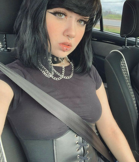 Lia Mali beautiful pornstar pictures