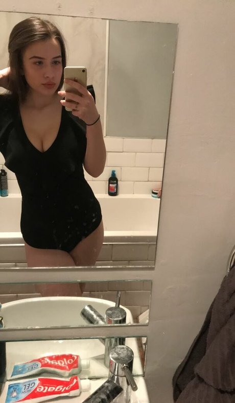 Chloe Carter pornstar naked galleries