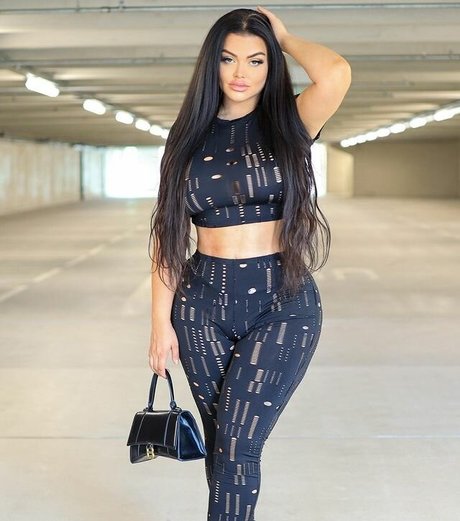 Emily Regina star hot image