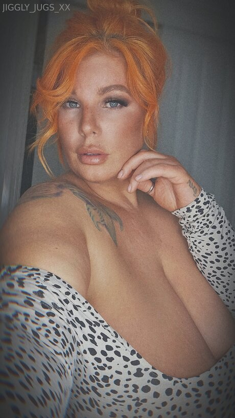 jiggly jugs xx nude star photos