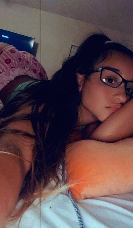 Alahna Ly Quick model image