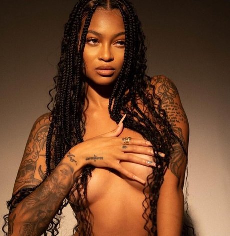 Evoni free actress galleries