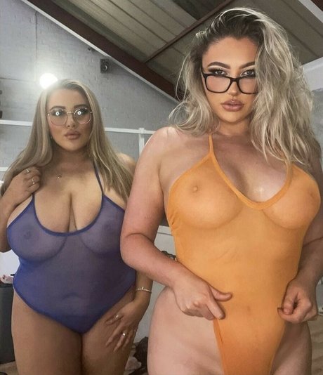 This is laura top actress images