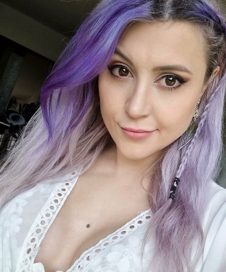 Mowkyfox star pornographic pic