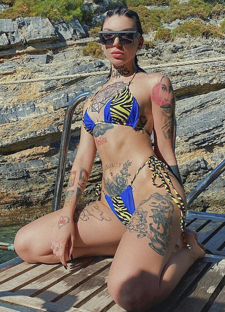 Doga Tumer pornstar top photo