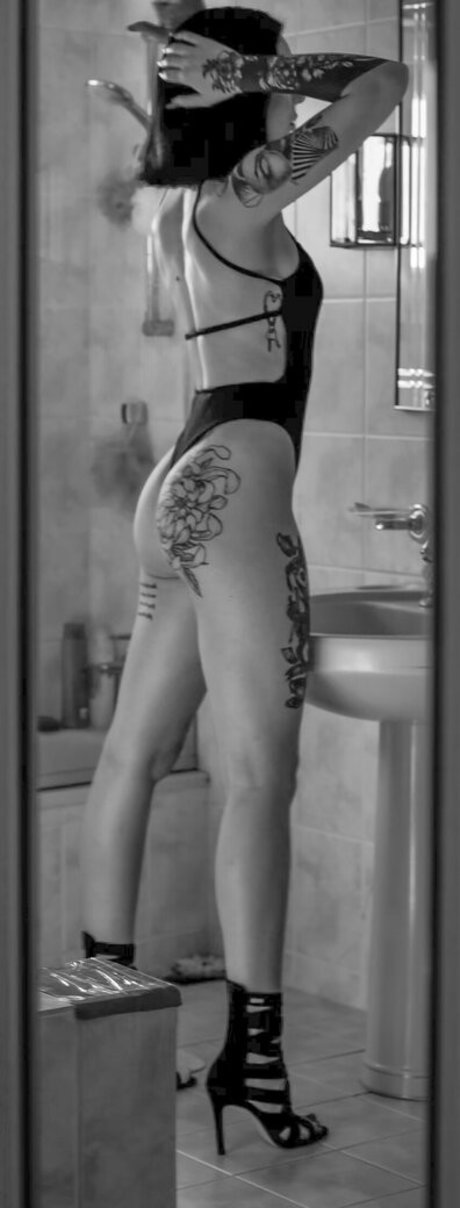 Doga Tumer model pic