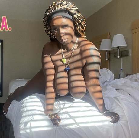 Juicy Thycc top model galleries