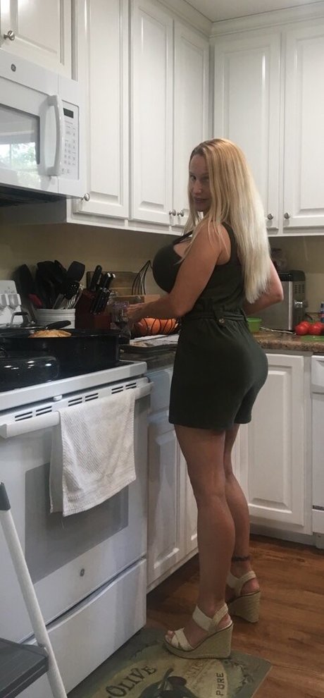 hot mature onlyfans xxx pics