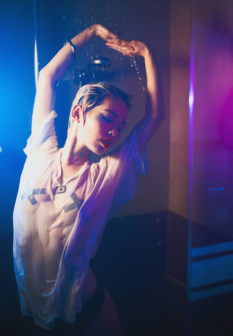 EmotionalBirdy model high quality image