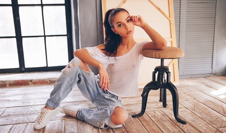 Milatonin beautiful pornstar pic