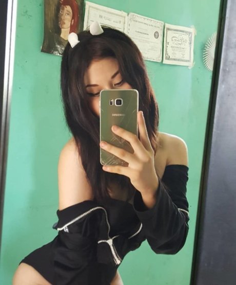 Ivon Gallardo model exclusive picture