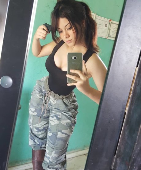 Ivon Gallardo model sex picture