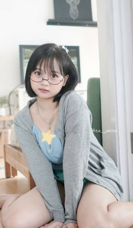 Fera Jelita model nude images