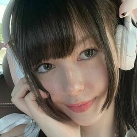 Comunivia star hot photos