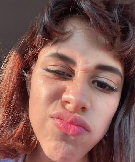 Littlebunnygirl naked model images