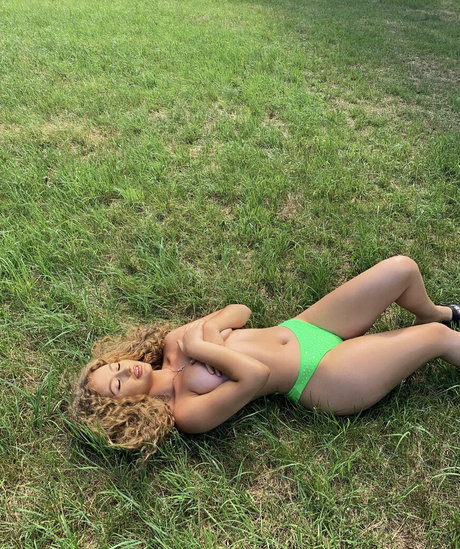 iuliavo nice star picture