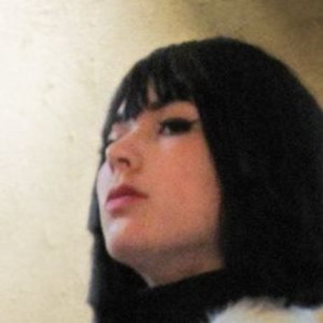 Mira Scarlet model perfect pics