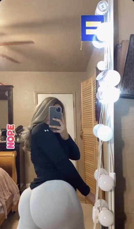 Latina California Girl pornstar nude image