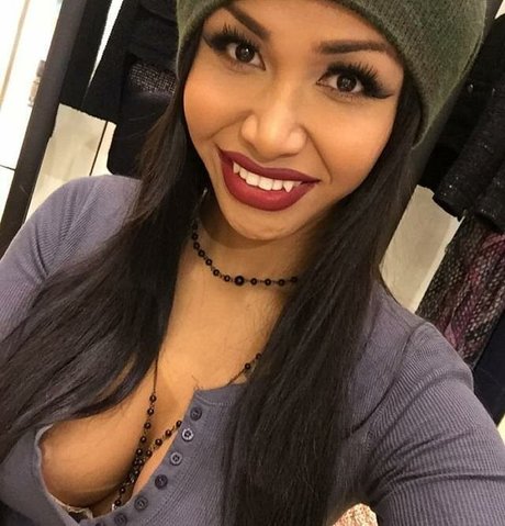 Mia Tasiilemiliona pornstar perfect picture