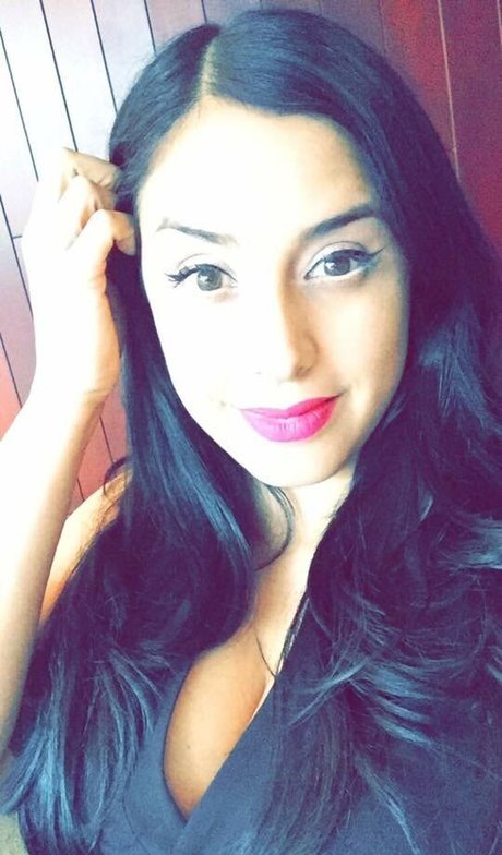 Laura Stylez nudes model pictures