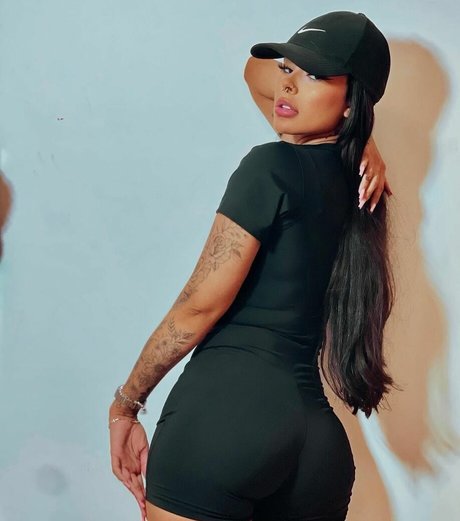 Mah Tavares nice actress images