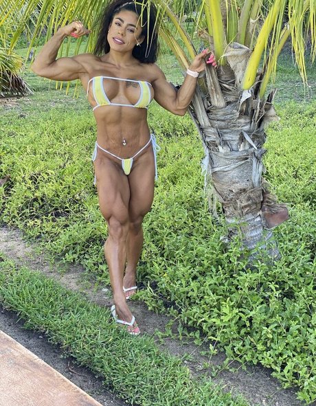 Yanet adult star image