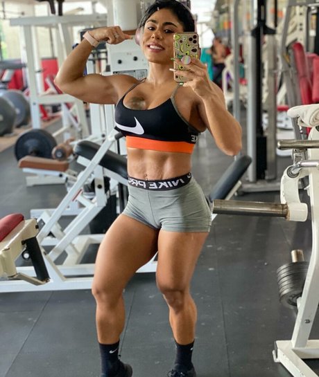 Yanet porn model photo