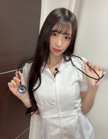 Naomi Majima model naked img