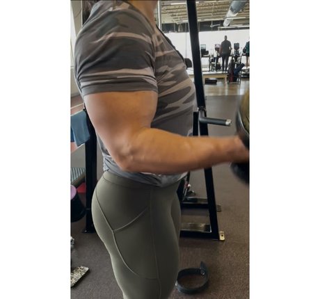 Tay Bae star naked gallery