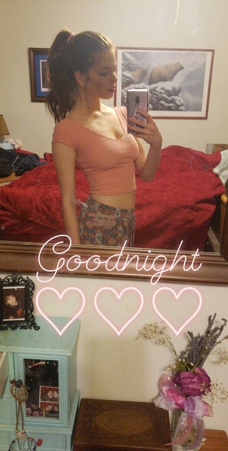 Jade Emarthla star sexy images