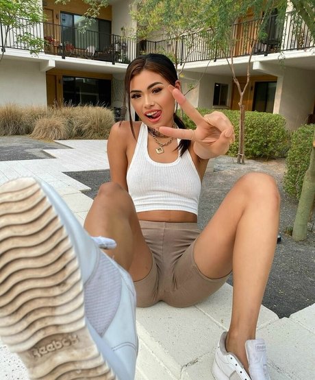 Rinka Moon pornstar art galleries