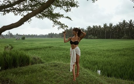 littlebitsoflottie model top gallery