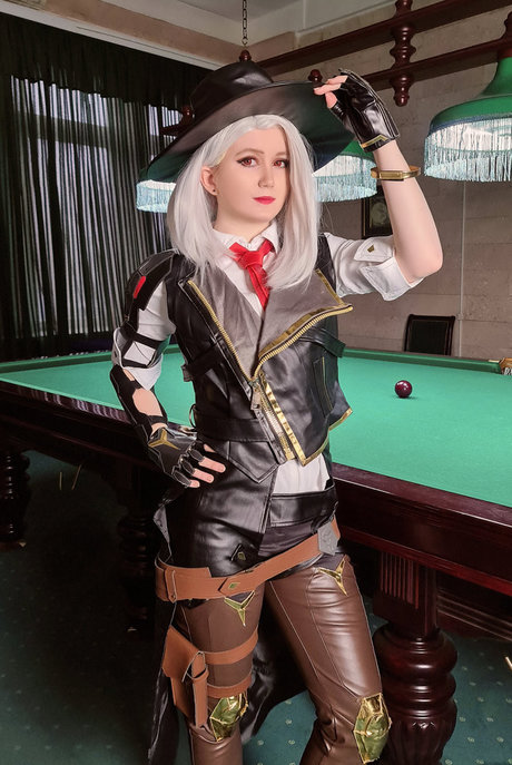 aki puff sex model photos