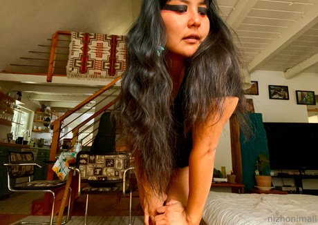 nizhonimaii pornographic model photo