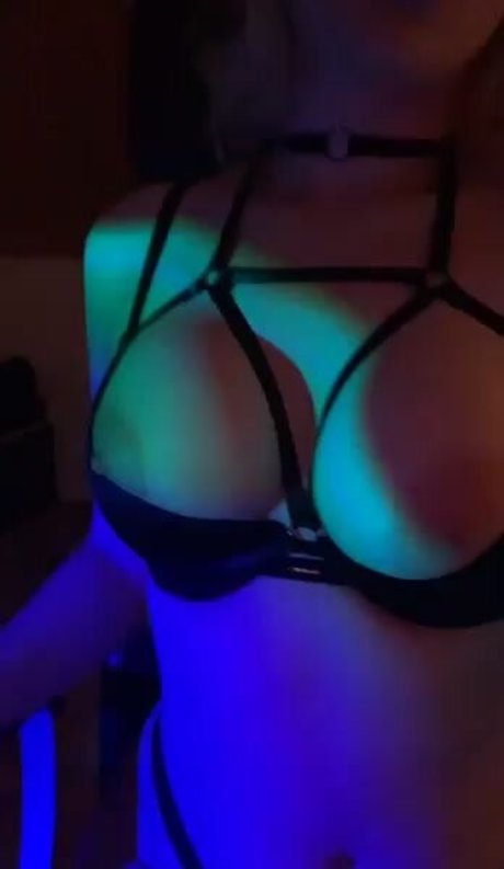 Hailey Cooper perfect actress galleries