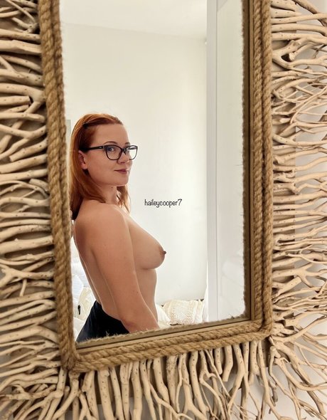 Hailey Cooper erotic model gallery